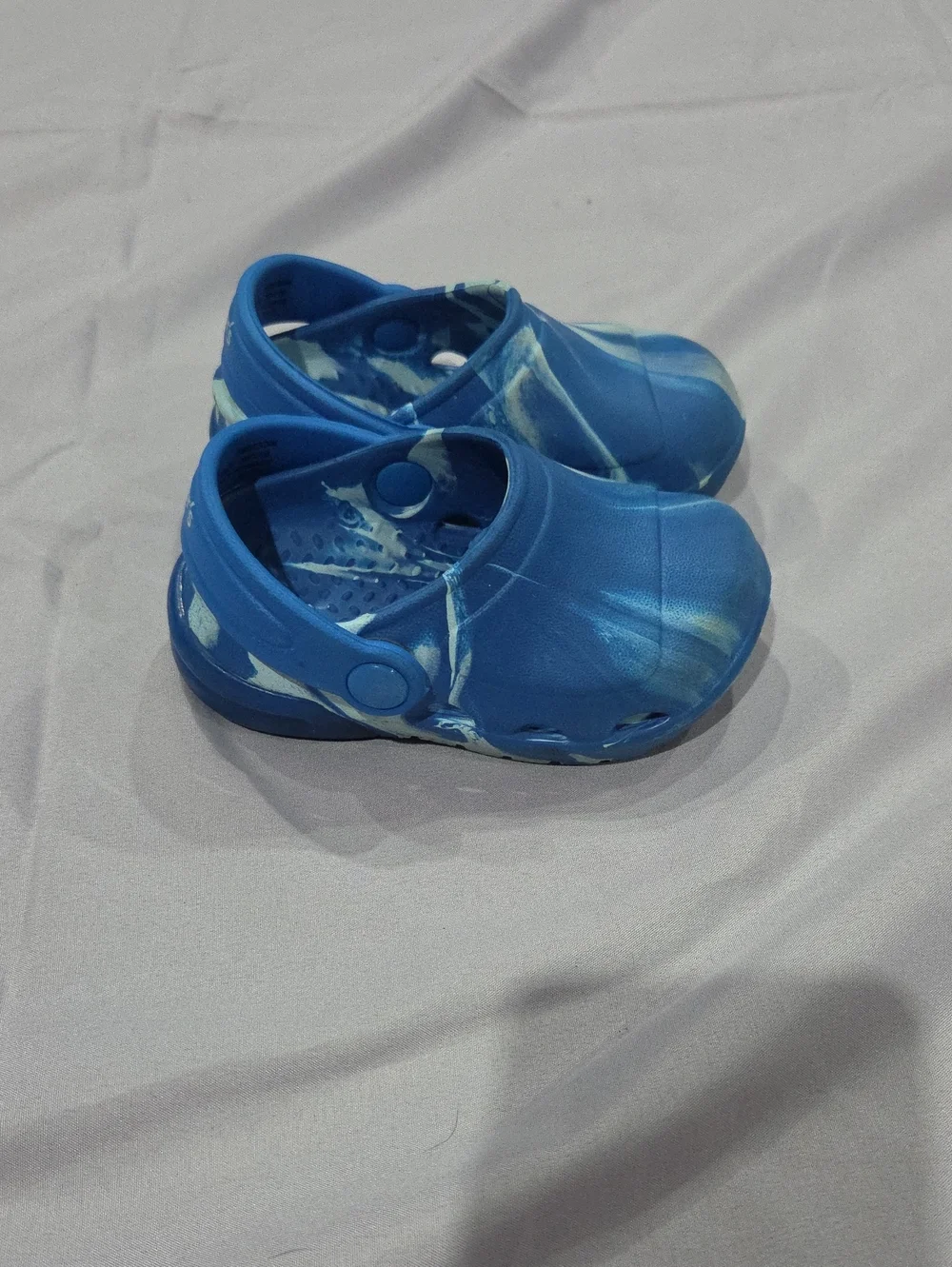 Carter's Light Up Blue Slip-On Clogs, Size 4 Toddler